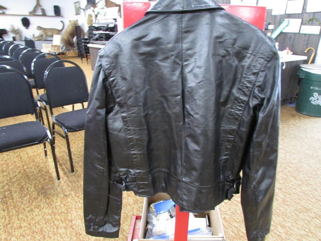 Chess KIng leather ladies waist jacket size 42