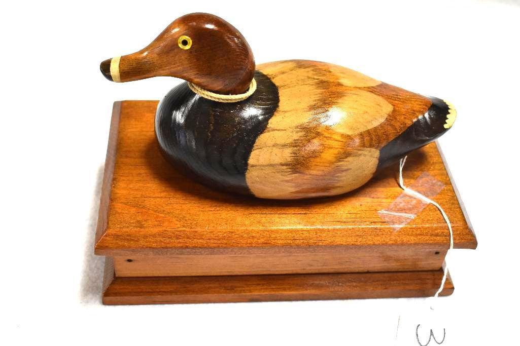 HAND CARVED MASON STYLE DECOY RED HEAD ON TOP OF WOODEN BOX NICE FOR DISPLAY