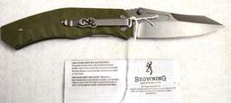 BROWNING FOLDING HUNTER POCKET KNIFE WITH BELT CLIP. BELT CLIP HAS BROWNING MARK LOGO