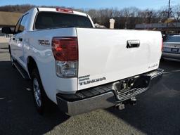 2011 Toyota Tundra SR5 CrewCab - 5.7 V8 4X4