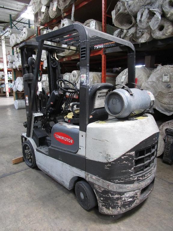 TOWMOTOR Forklift - Model: TGC25 - LP GAS - Unit is NOT Functional, we do not know why.