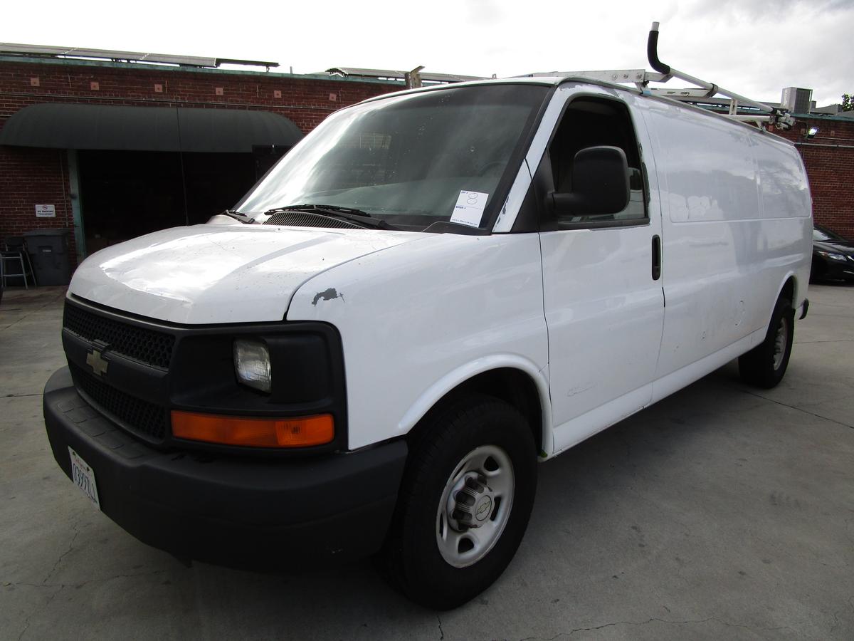 2005 Chevrolet G2500 Express Cargo Van - Gasoline 4.8L - 261,314 Miles - Runs & Drives / SEE CHANGE