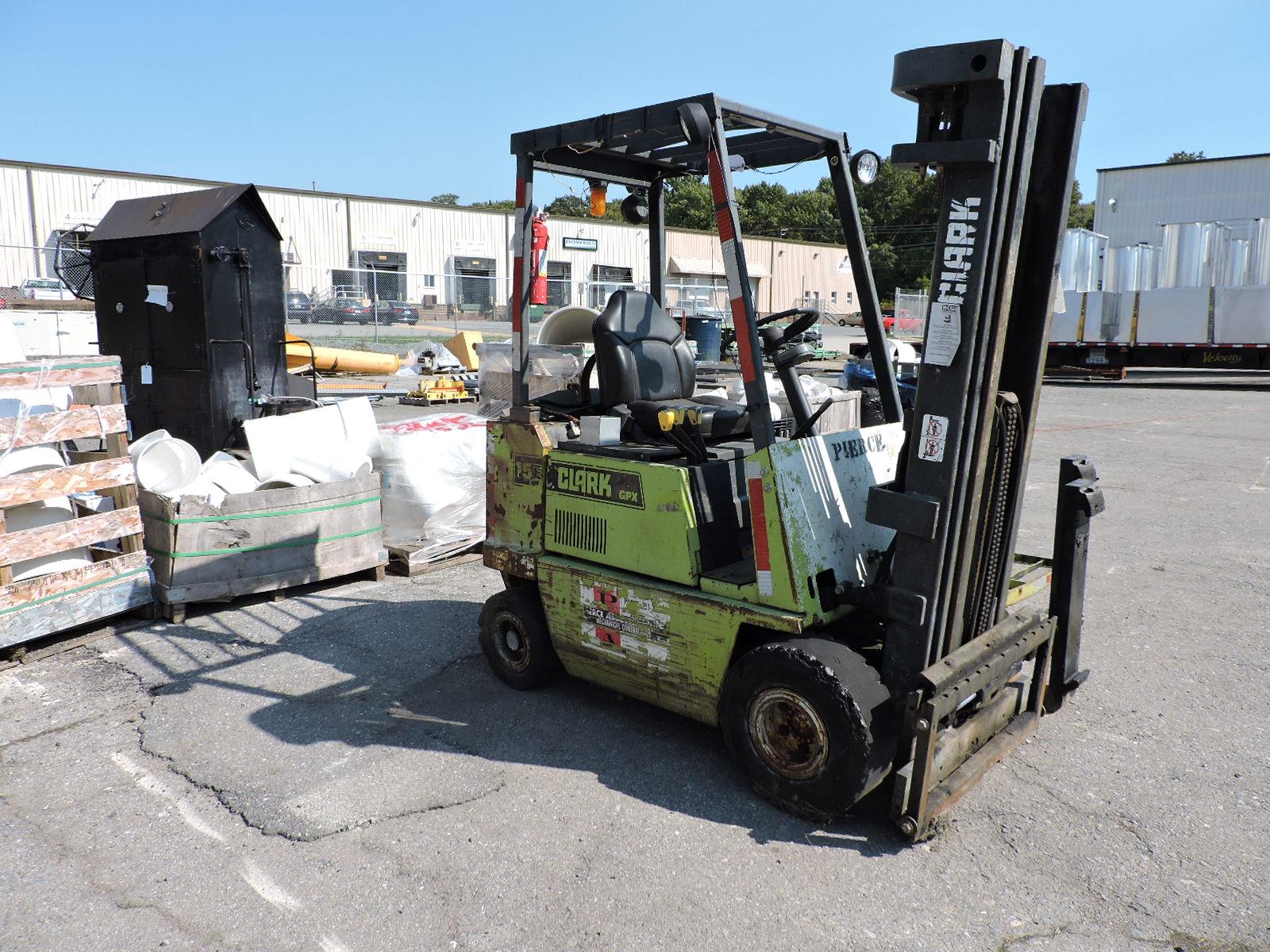 CLARK Fork Lift GPX 15E Propane Double Mast - Not Running