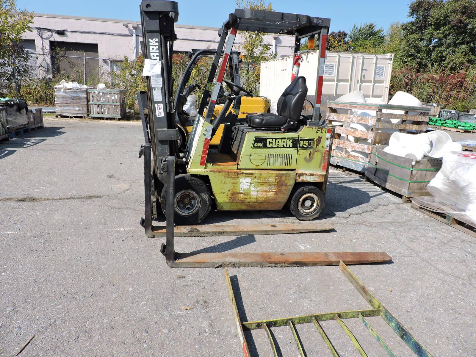 CLARK Fork Lift GPX 15E Propane Double Mast - Not Running