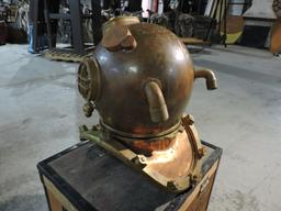 1941 US NAVY BRASS DIVING HELMET - Replica / with case