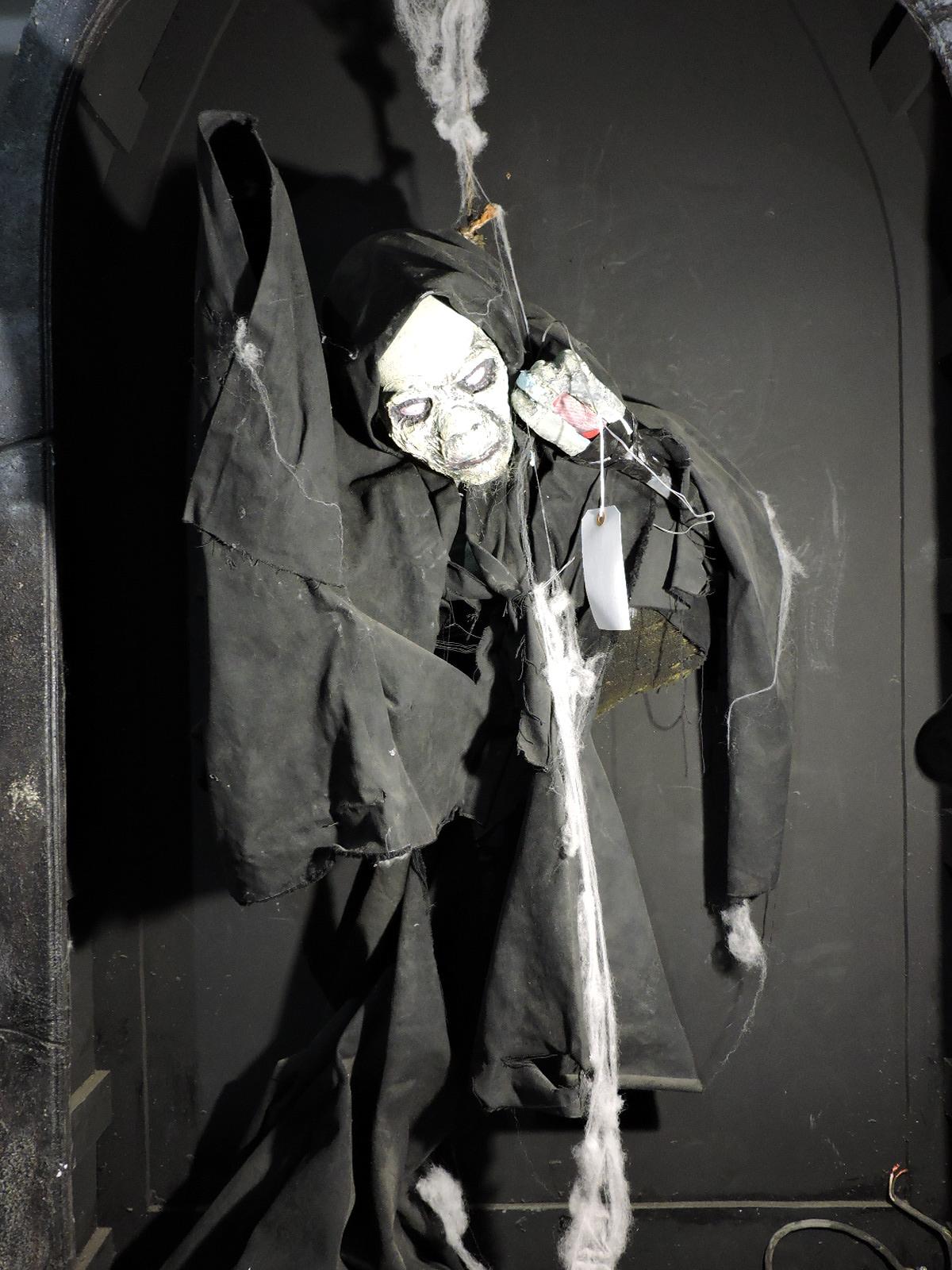 Large Gothic Zombie / Halloween Display - Approx 8.5 Feet Tall