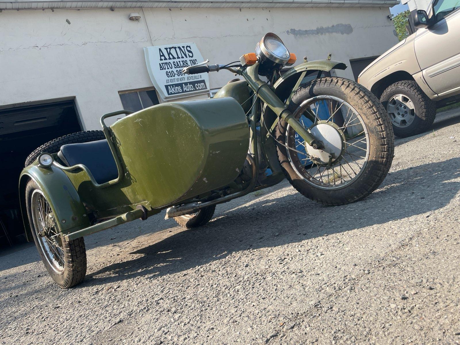 CHANG JIANG CJ750 with Side Car / Shows 1 Mile on the Odometer -- READ DESCRIPTION