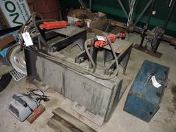 Hydraulic Grapple Bucket for Skid Steer - Fits on the BOBCAT in Lot 8