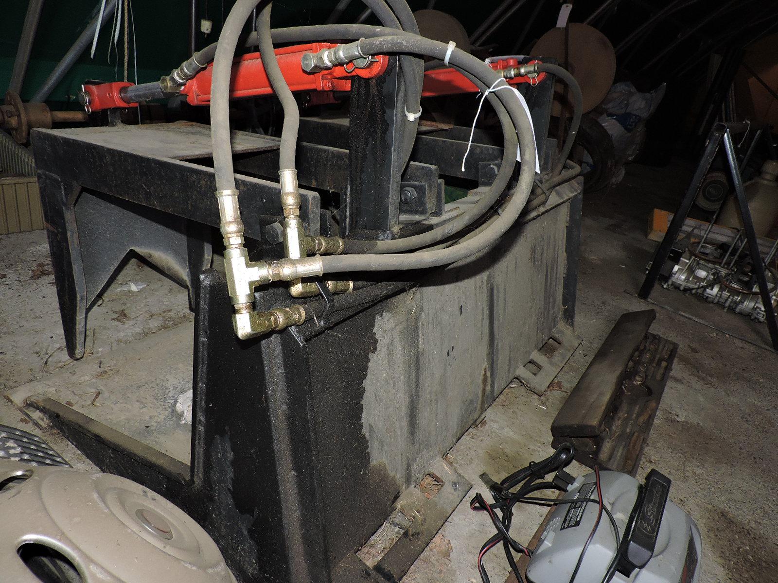 Hydraulic Grapple Bucket for Skid Steer - Fits on the BOBCAT in Lot 8