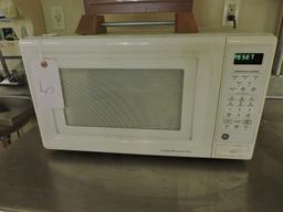 GE Brand Microwave Oven - Functional