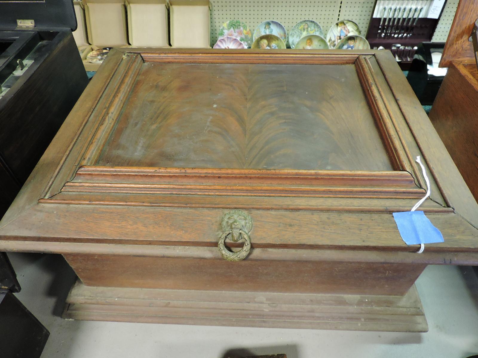 Antique Disc Music Box with One Metal Disc - Brand Unknown