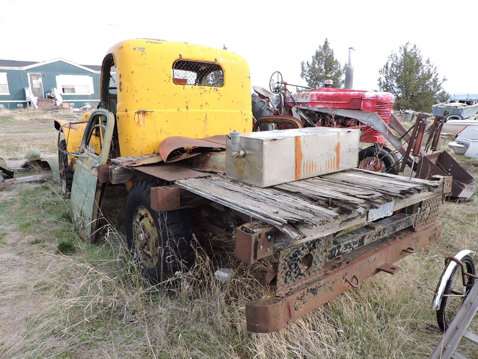 Dodge Power Wagon Cab & Chassis / Lot of Spare Parts Included