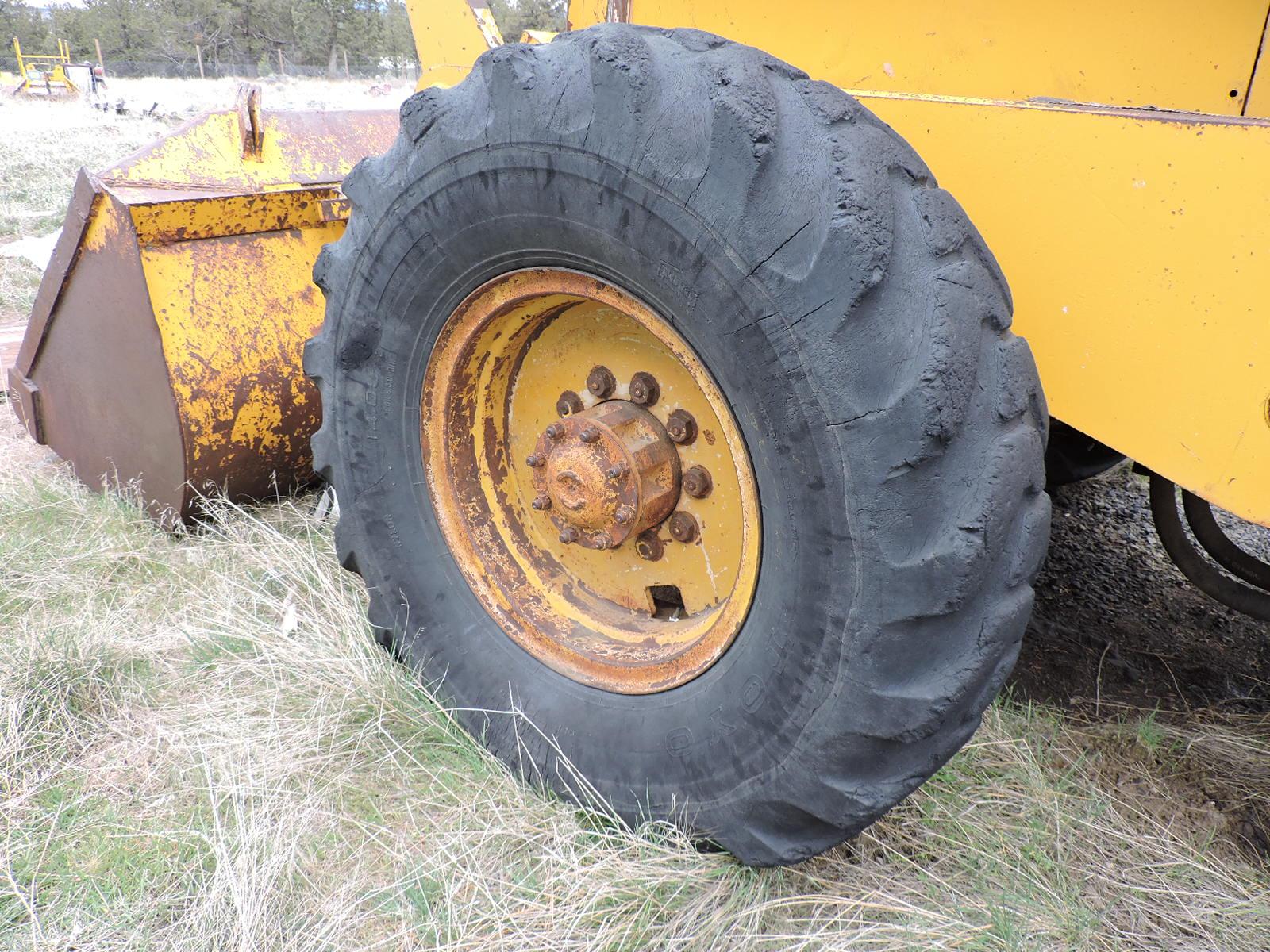 CATERPILLAR Tough Payloader - Model: HO / Front-End Loader with Cummins