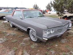 1967 Chrysler Imperial  LeBaron Sedan with 440ci Wedge-Head / 350 HP