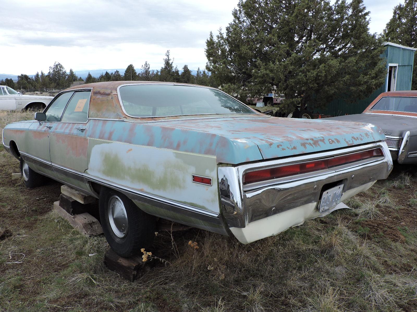 1971 Chrysler New Yorker Sedan - 440ci V8 / with Spare Parts