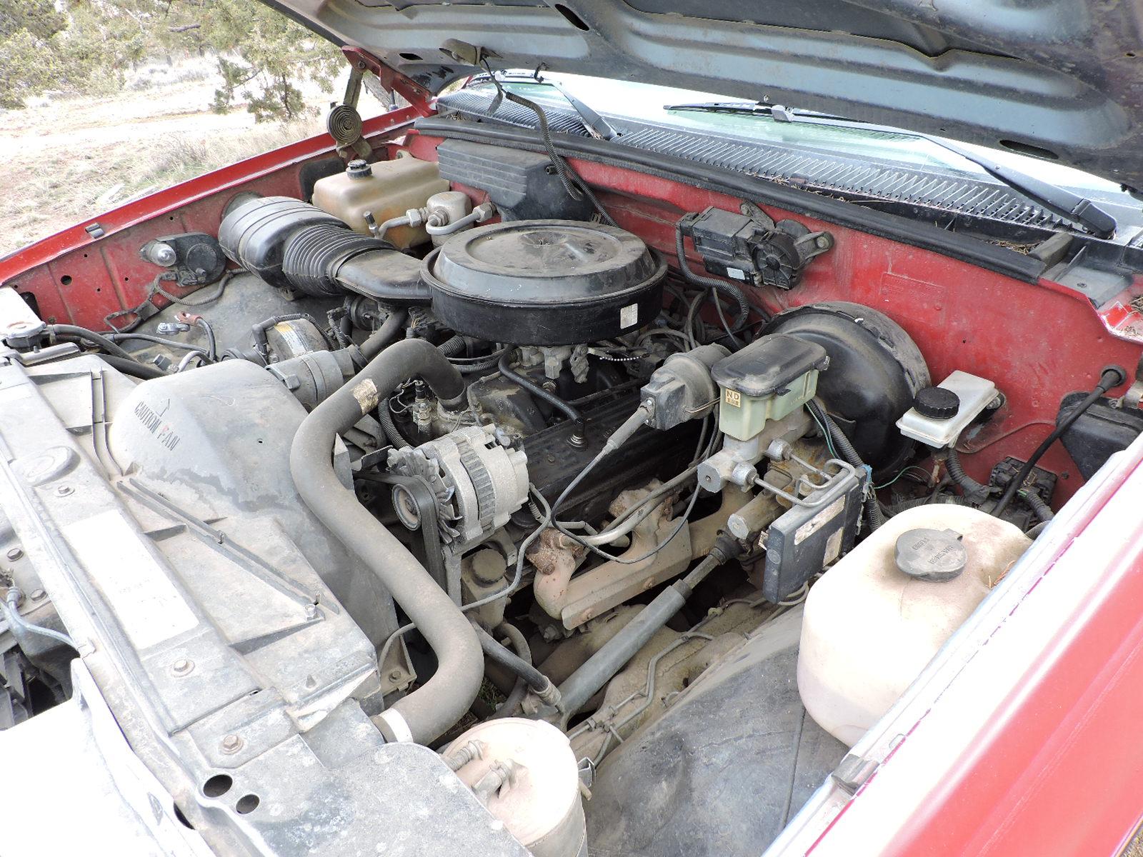 1989 GMC Sierra 1500 Regular-Cab Short-Bed Pickup / 4X4 with Manual Trans.