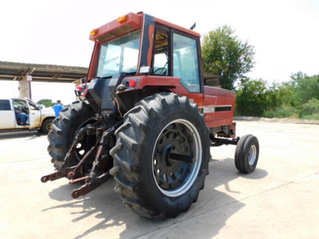 *SOLD* 3688 CASE IH DIESEL CAB FARM TRACTOR