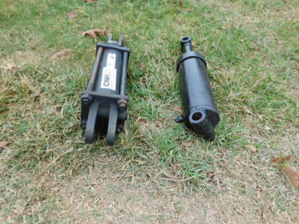 *SOLD* Hydraulic Cylinder