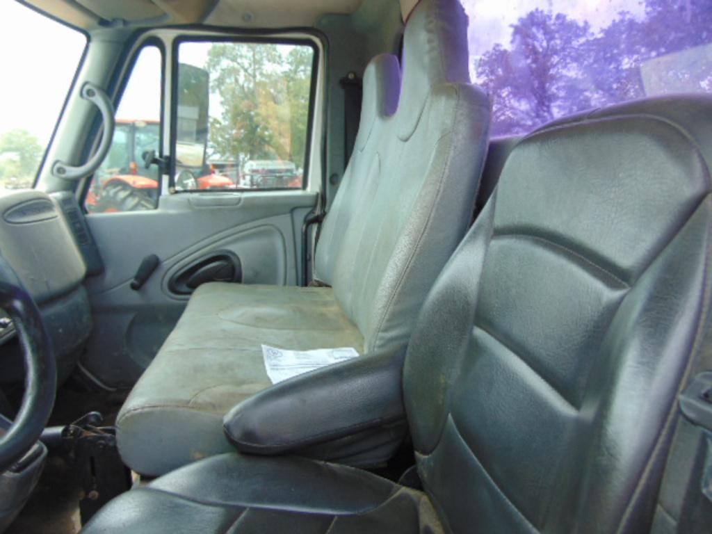 ****NOT SOLD*2001 INTERNATIONAL 4300 SERIES DIESEL DT 466 TRUCK