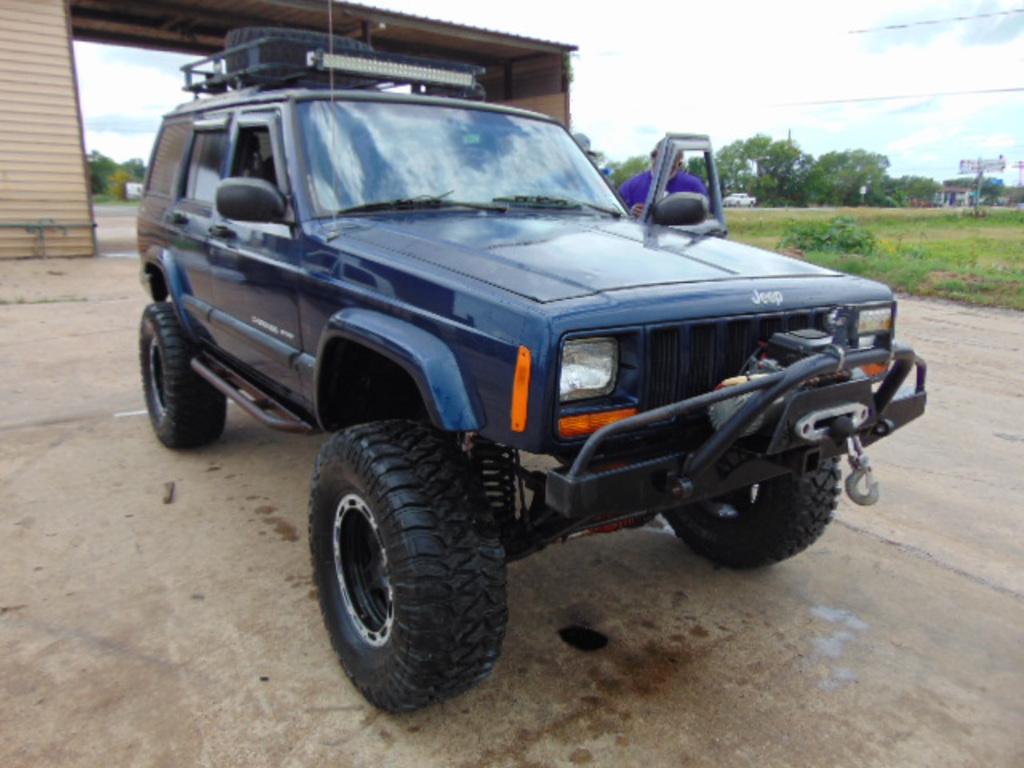 *SOLD* 2000 JEEP CHEROKEE