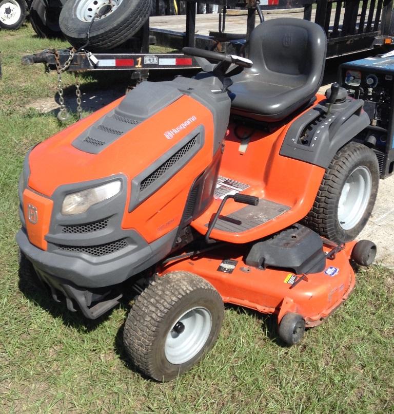 HUSQVARNA RIDING LAWN MOWER MOD# LGT 2654