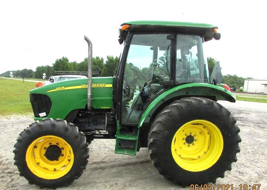 JOHN DEERE 5525 TRACTOR