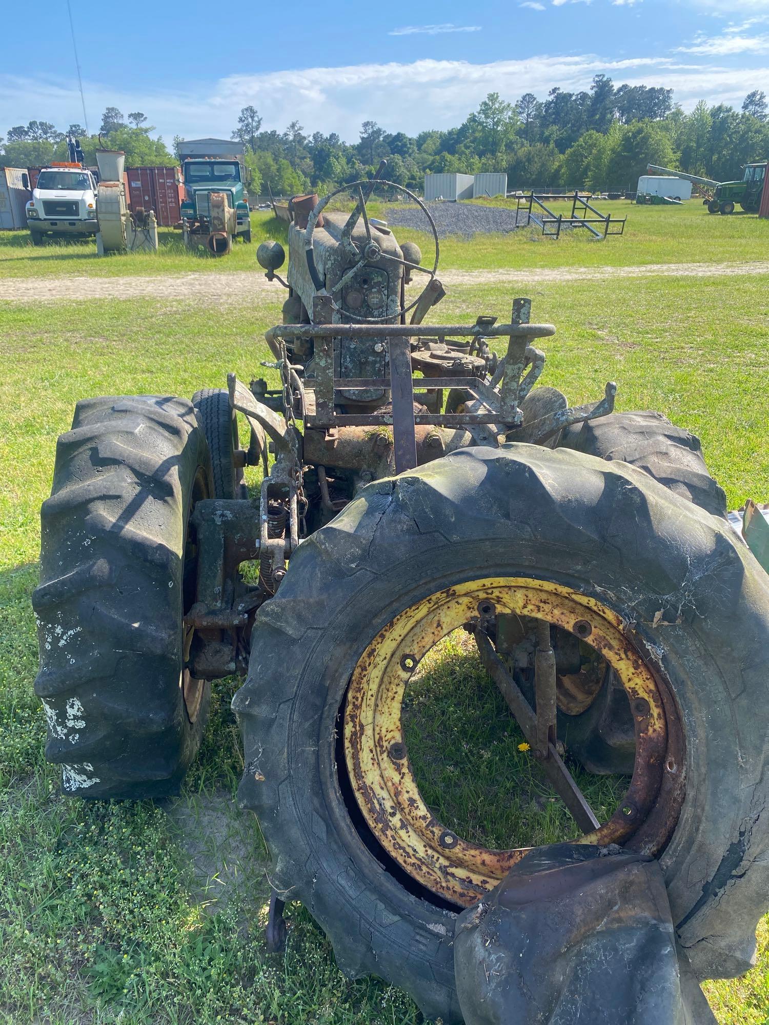 John Deere Tractor 40