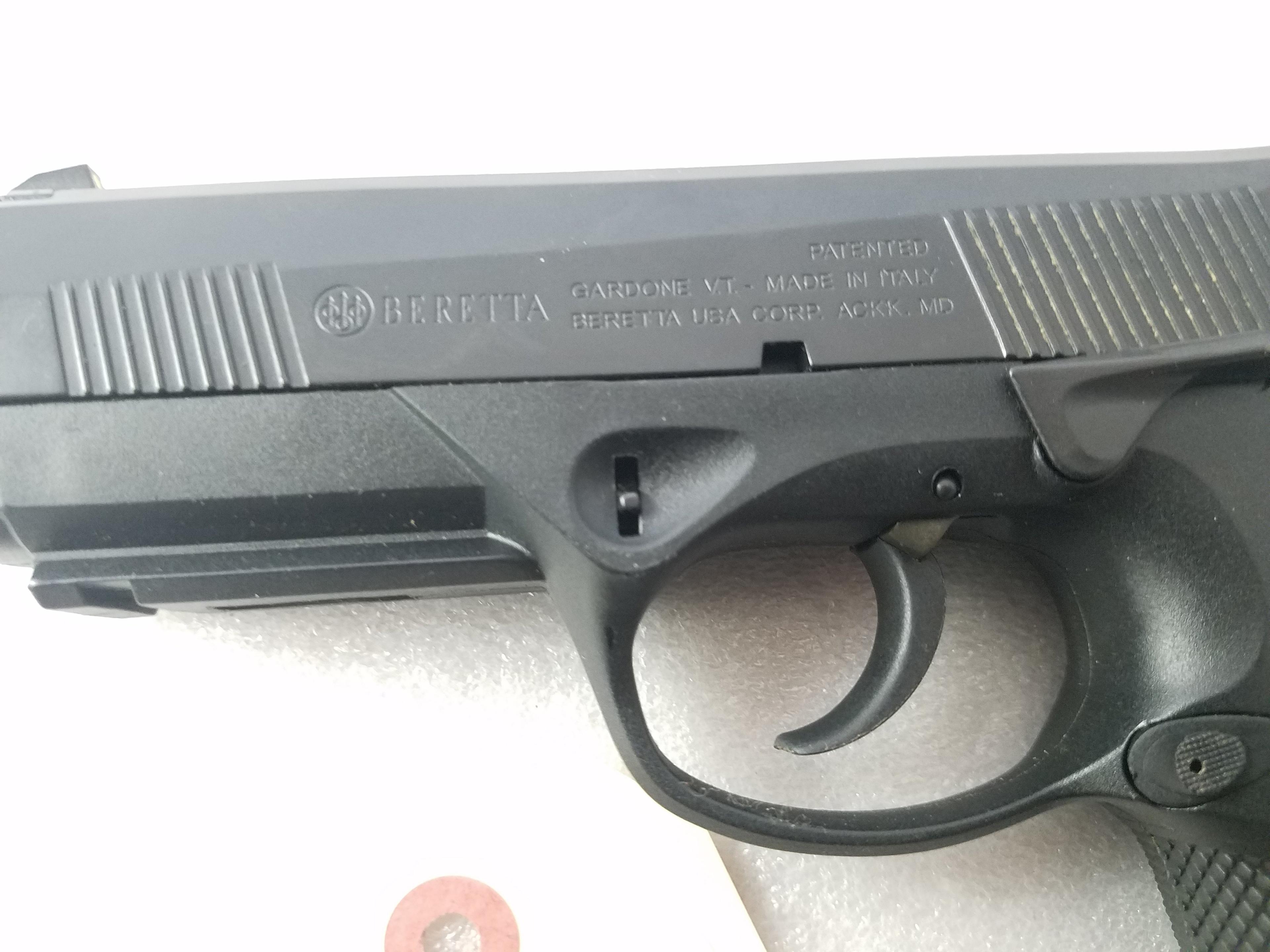 "Beretta P4 Storm .40 cal 6 mags s/nPY19635