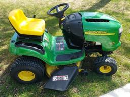 John Deere L111 Hydrostatic Lawn Mower