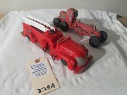 Auburn Grader & Saunders Windup Fire Truck