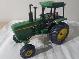 Ertl 4255 J.D. Tractor