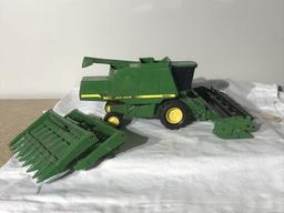 Ertl J.D. Combine- 9500