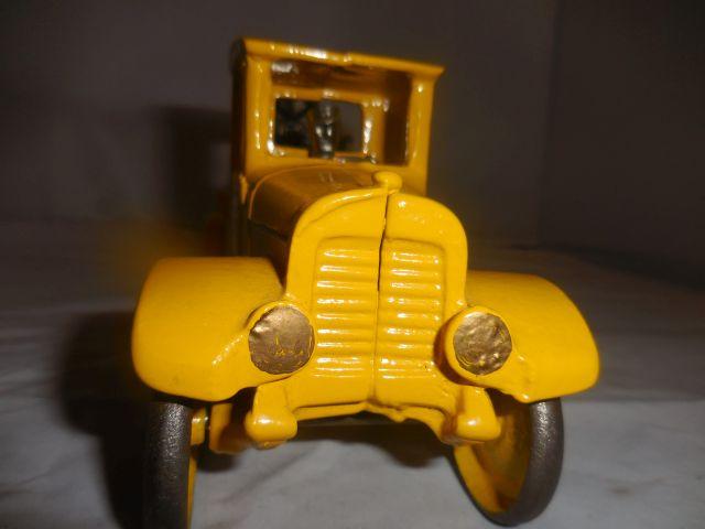 Arcade Int. Harvester Cast Iron Wrecker Truck