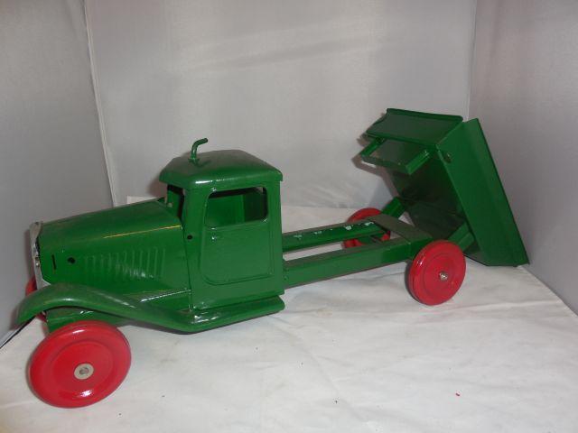 Vintage Wyandotte green dump truck