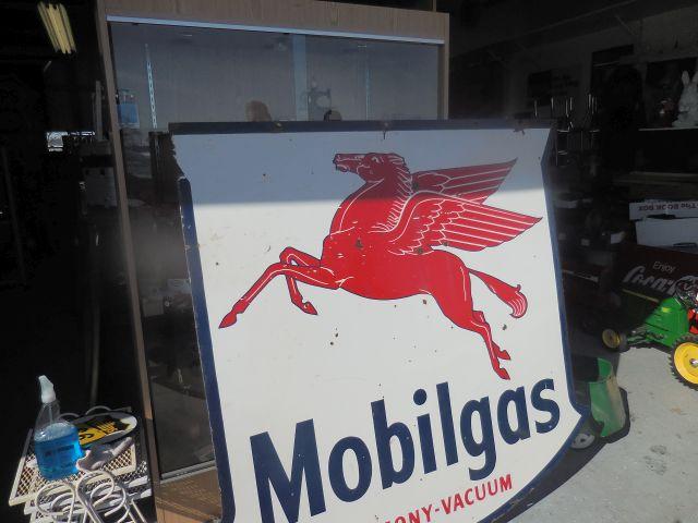 Classic Mobilgas Pegasus Sign