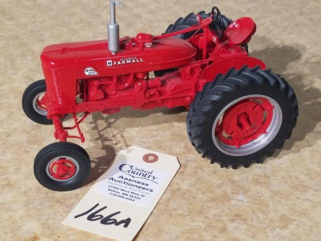 IH Farmall Super MTA