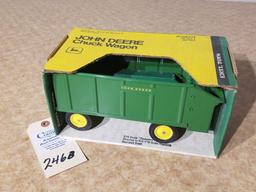 Ertl John Deere Chuckwagon