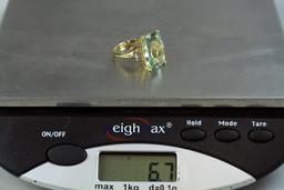 10K Gold Ring w/ Greenish Stone, Sz 8