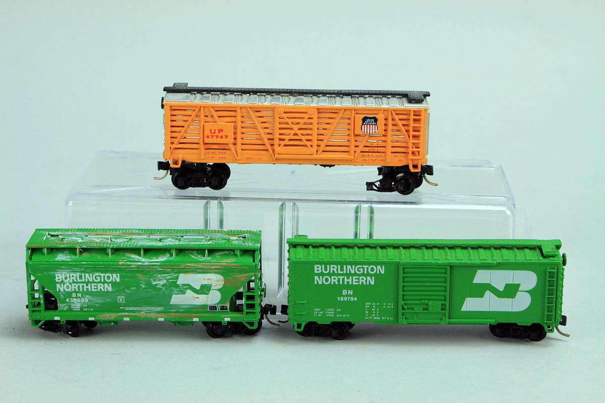 2 N Scale Micro-Trains Burlington Northern #BN189784 & BN#435699