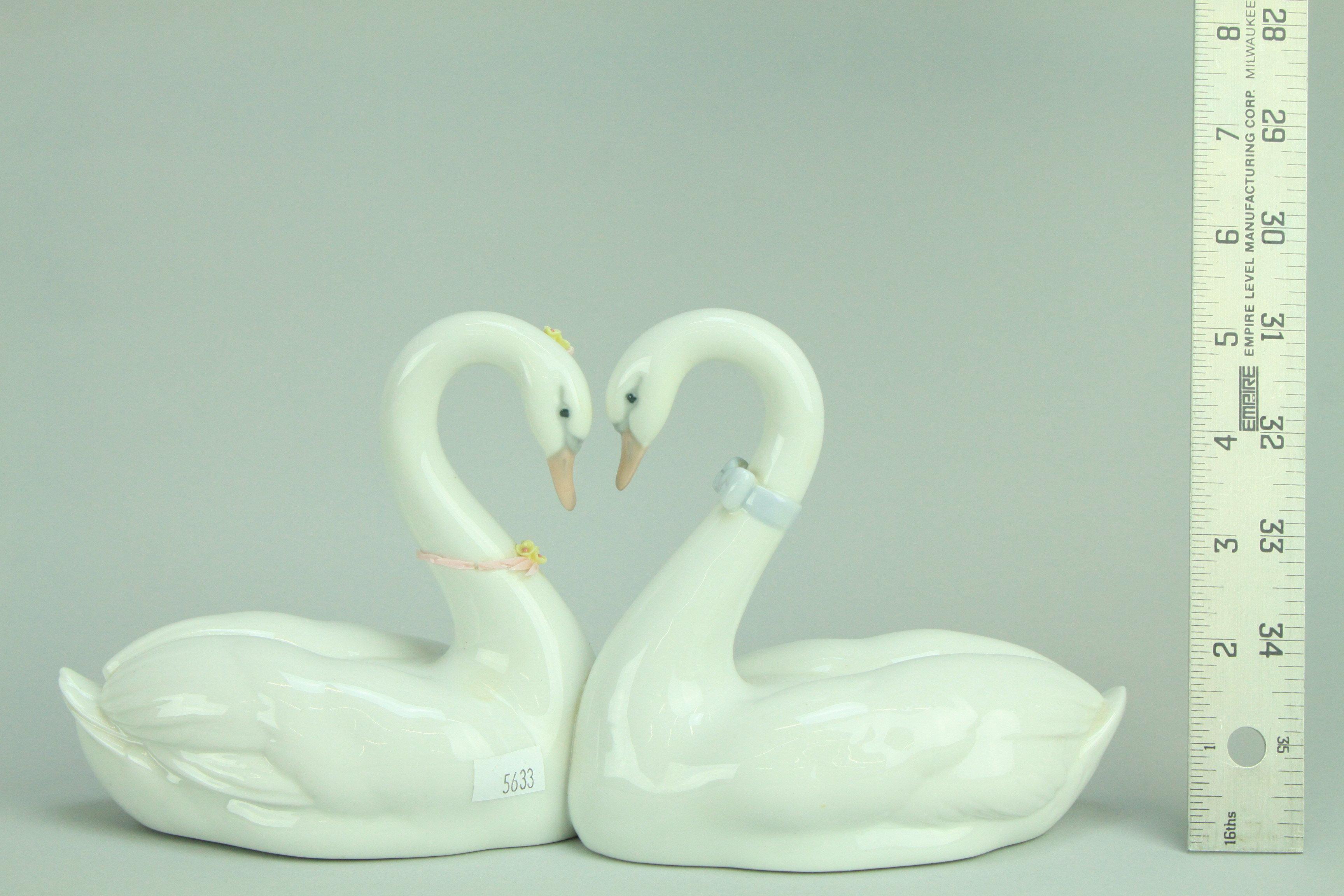 Lladro "Endless Love" # 6585 Porcelain, Spain