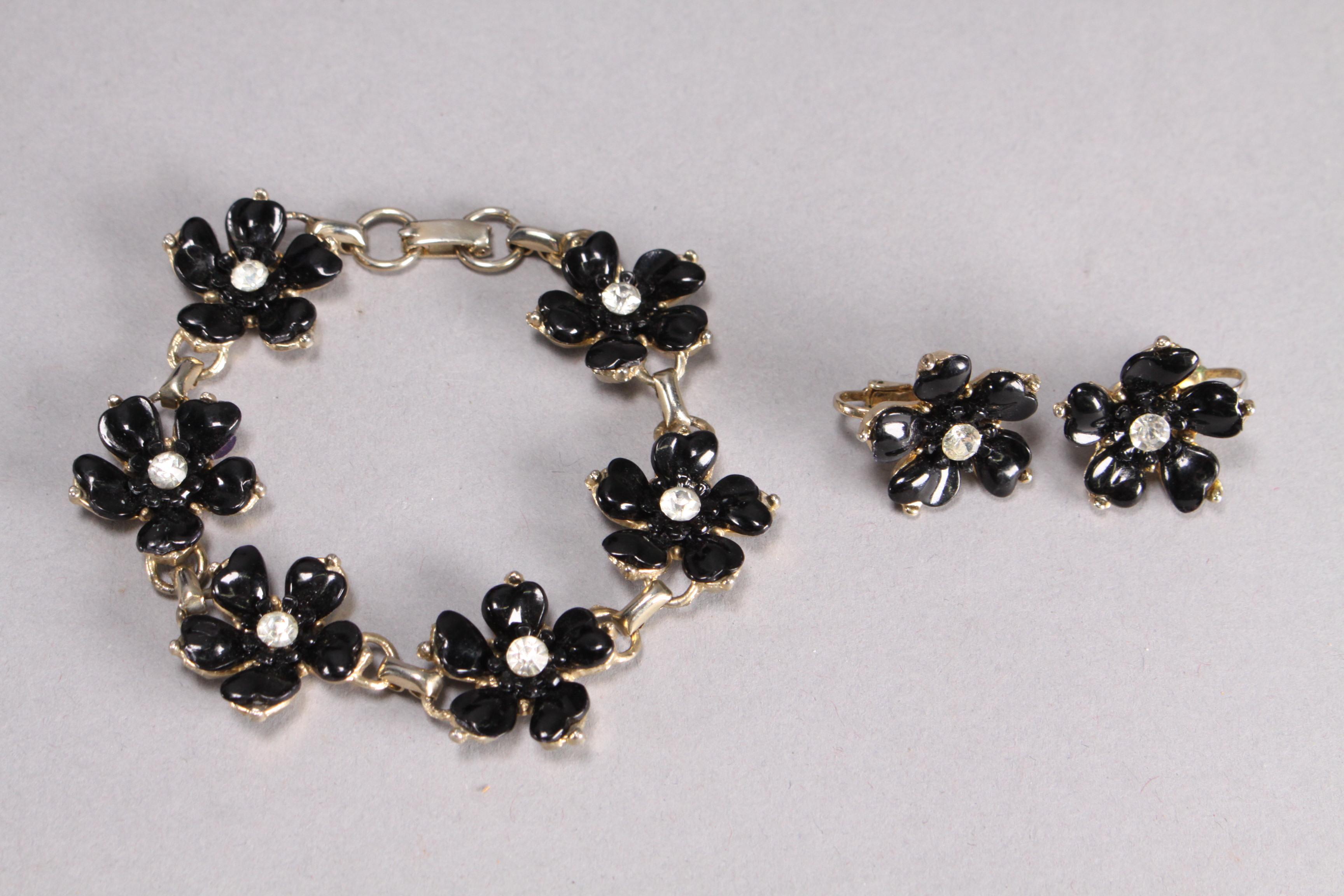 Vintage Costume Jewelry: Beaded Necklaces, Bracelets, Earrings, Rings