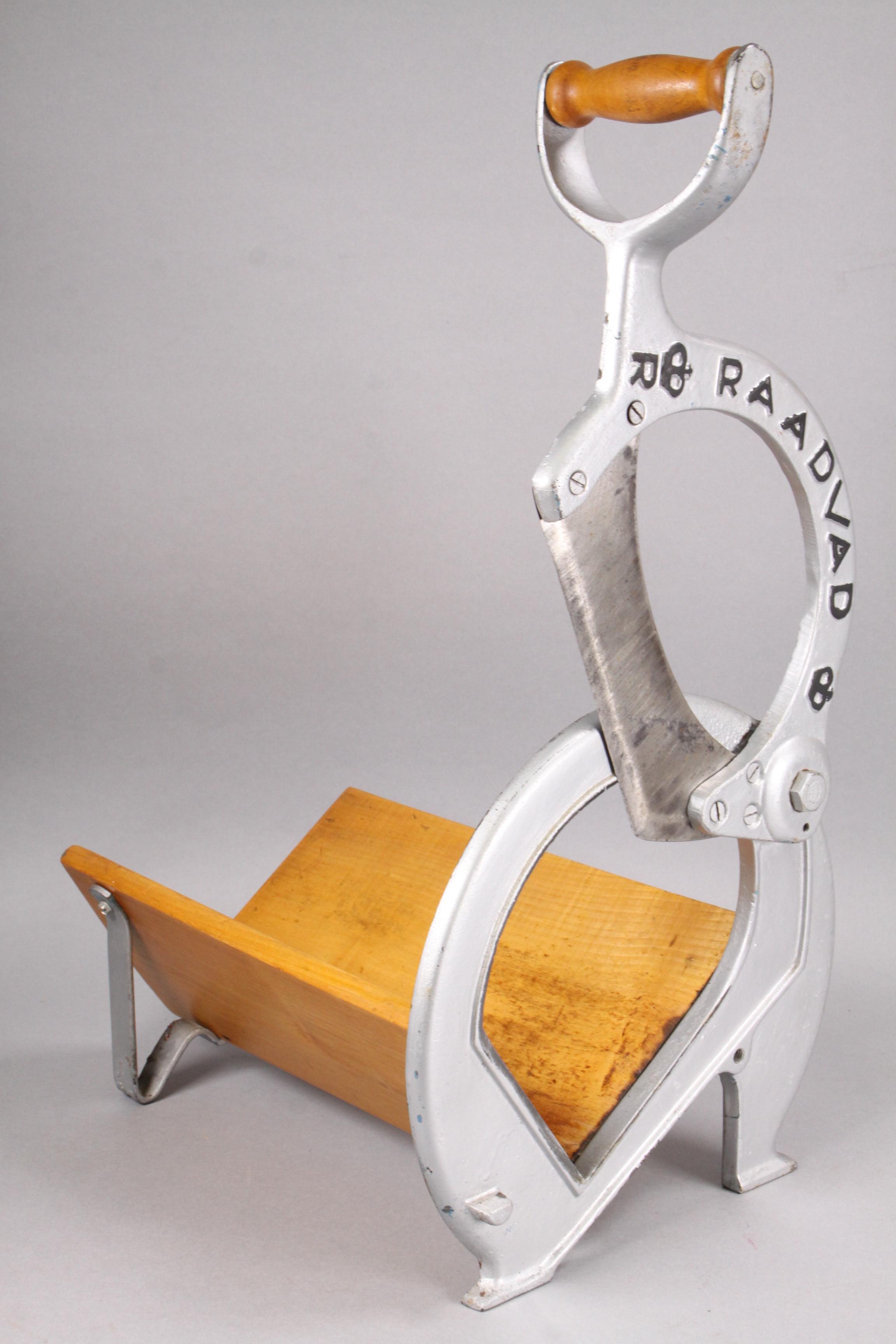 Watkins "Duster" & Raadvad Bread Slicer