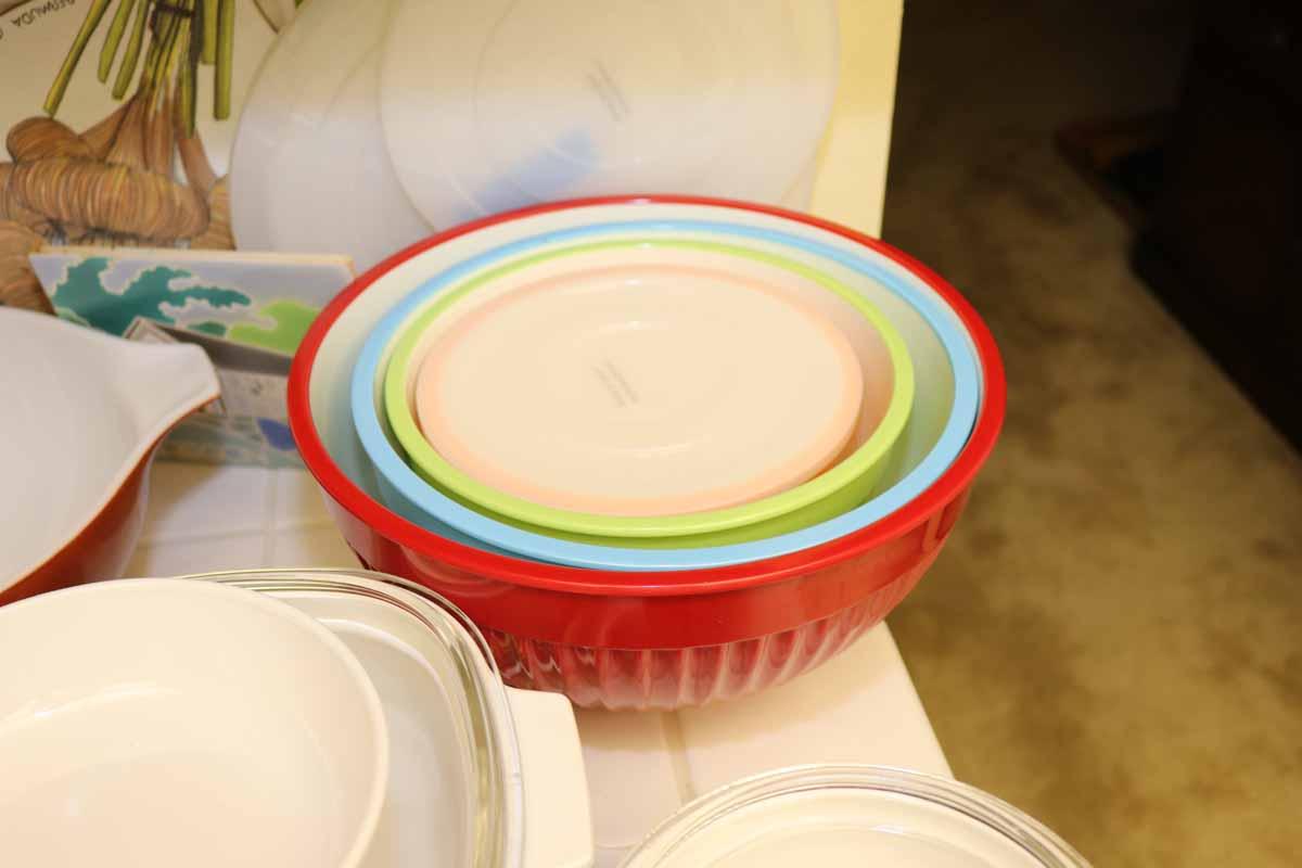 Pyrex & Corning Wear Bowls, Pie Plates, Containers & More