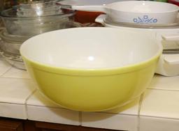 Pyrex & Corning Wear Bowls, Pie Plates, Containers & More