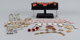 Costume Jewelry: Necklaces, Bracelets, Brooches, Earrings & More