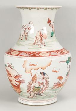 Chinese Wucai Porcelain Hu Vase