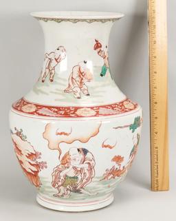 Chinese Wucai Porcelain Hu Vase