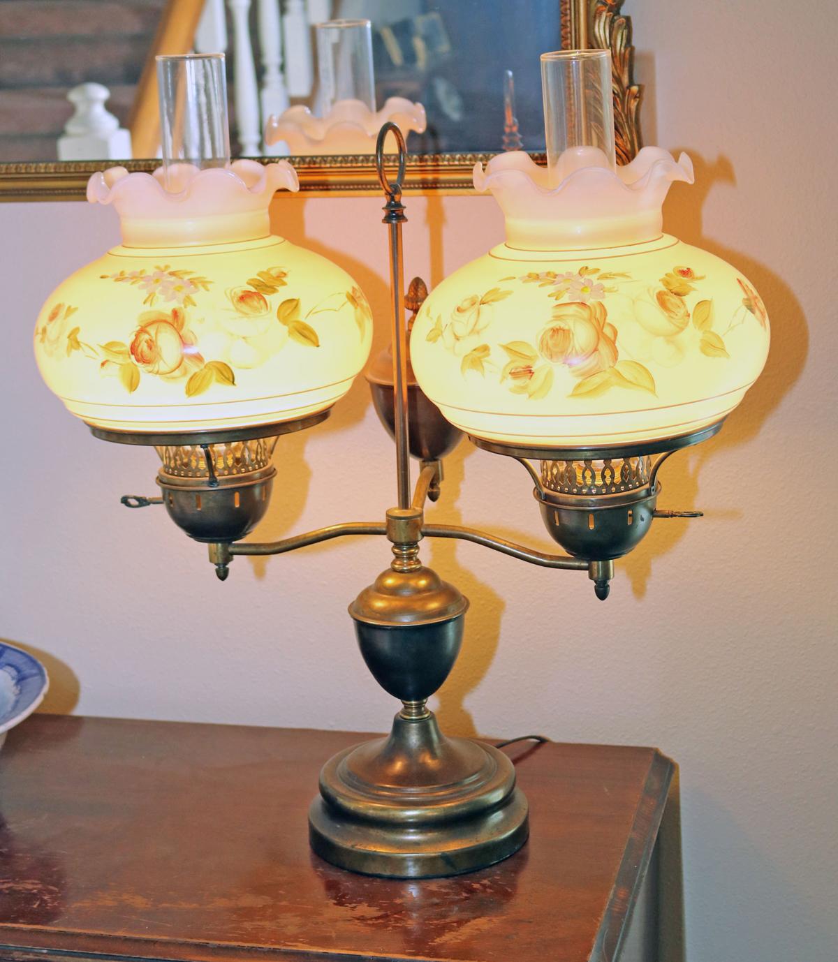 Vintage Dual Light Table Lamp