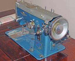 Wards Sewing Machine Model URR 787