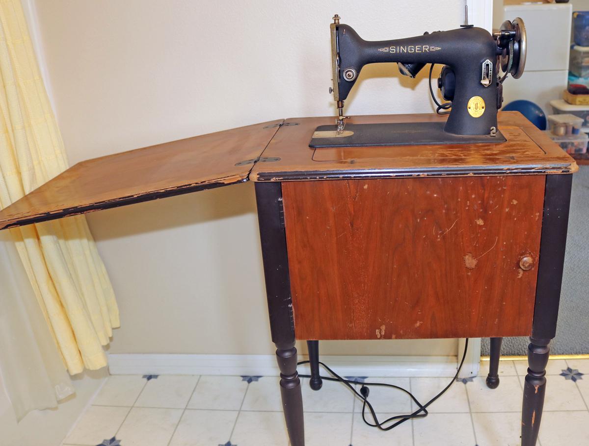 Old Singer Sewing Machine w/ Cabinet